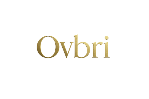 Ovbri con un logo dorado